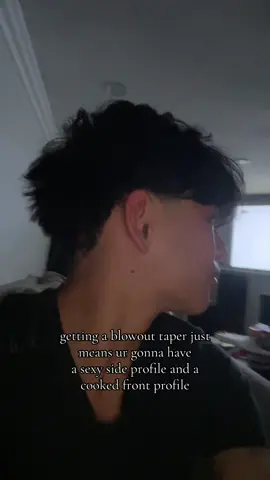 ever notice all the barber’s blowout taper videos are taken from the side #blowout #taper #haircut #fyp 