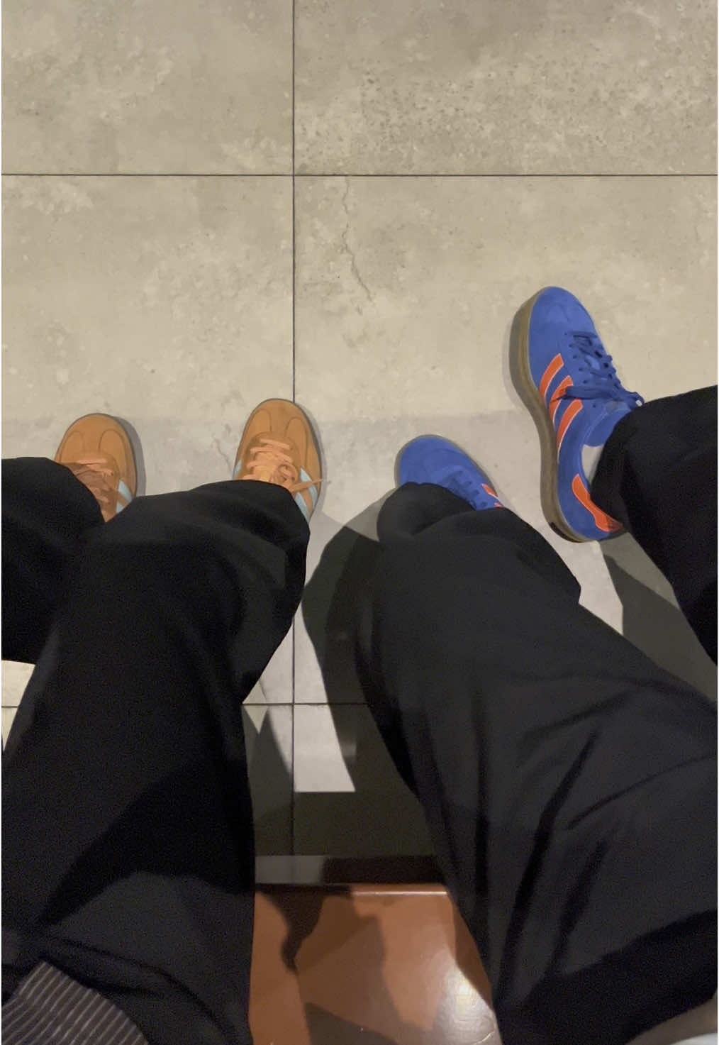 Ikutaannn 😜 #trend #fyp #fyppppppppppppppppppppppp #4u #adidasoriginals #hamburg #gazelleindoor #twins #adidasgazelle #adidashamburg #outfitideas #wematch #couple #style 