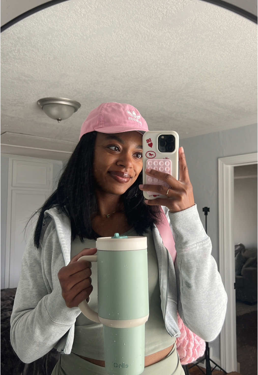 SPRING OUTFIT🌸 Set is from @Rewash Brand 💚 So comfy and soft! Use code Maya15 for $$$ off! #loungewear #rewashbabe #matchingset #springoutfit 