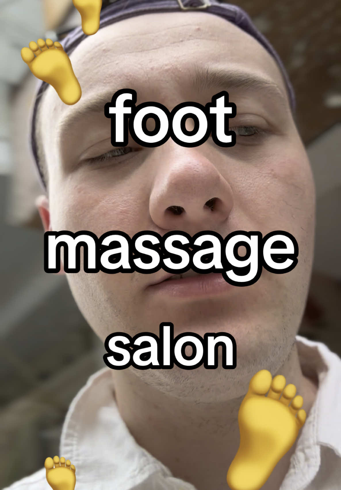 Spaliśmy w foot massage salon w Wietnamie @Patrycja Szarawara #Airbnb #foot #vietnam 