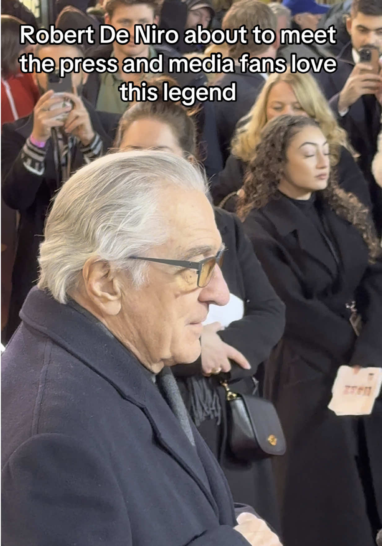 Robert De Niro about to meet the press and media fans love this legend #robertdeniro #deniro #fyp #livinglegend #legend #hollywood #godfather #casino #redcarpet #altoknights #warnerbros