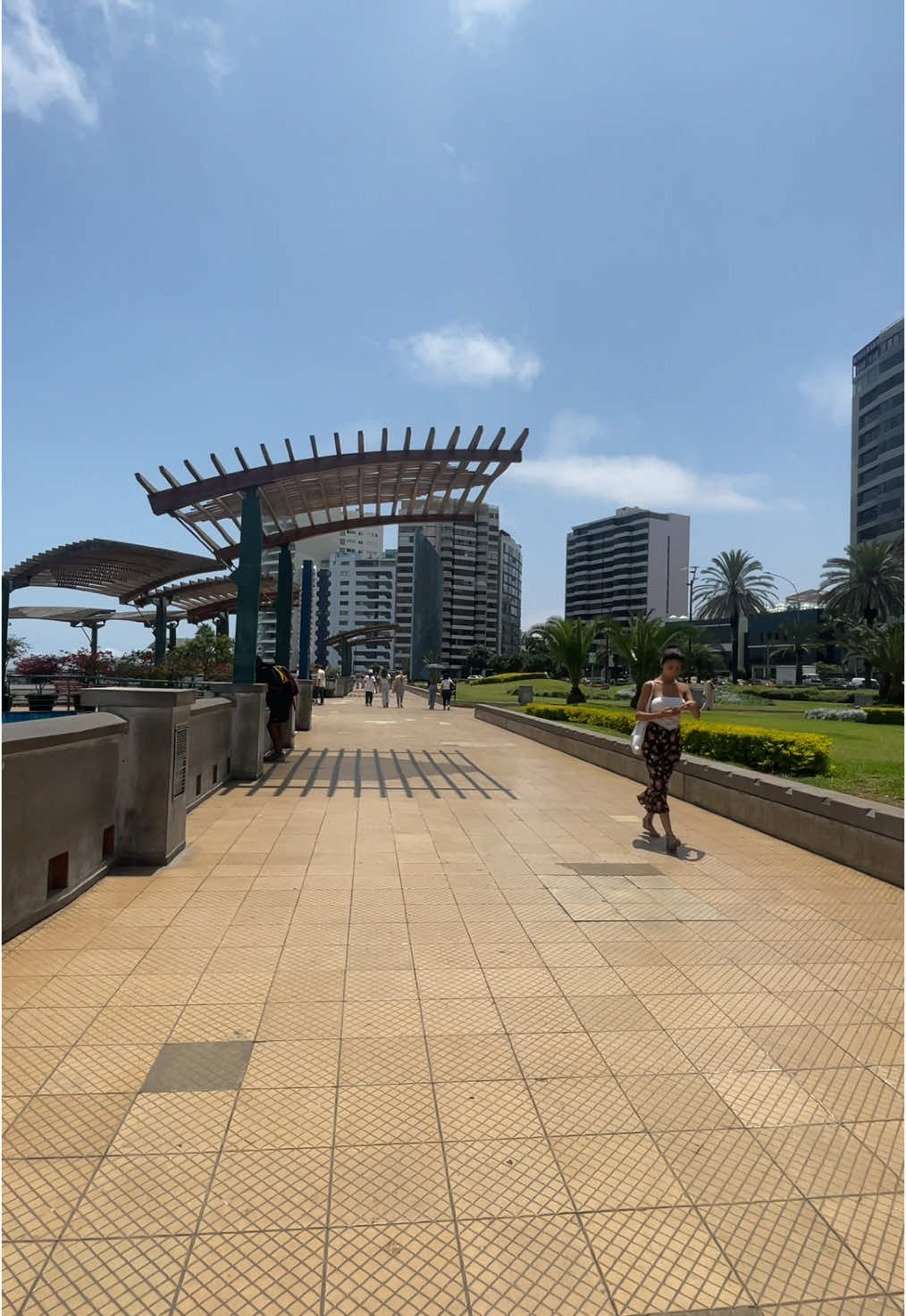 📍Larcomar- Miraflores  #peruanosenelmundo #peruanosenelextranjero #peruanosenchile🇵🇪🇨🇱 #peruanosenusa🇺🇸🇵🇪 #peruanosenmadrid🇵🇪❤️🇪🇦🙏 #peruanosenitalia🇮🇹 #miraflores #iphone15 #limaperu🇵🇪 