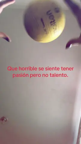 Ig dezkoo_ lo estoy haciendo todo mal #foryou #viral #fypp #foryou #viraaaaaaal #viral_video #fypviral #textorojo #voleyball #voleibol #foryou #fypp #practica 