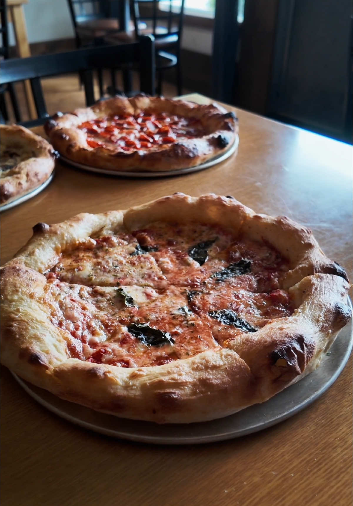 A literal hidden gem.  📍 Tangerine Tortoise, St. Catharines Anyone getting Luke’s from Gilmore Girls?  #pizza #hiddengem #niagara #toronto #stcatherines #pizzatime 
