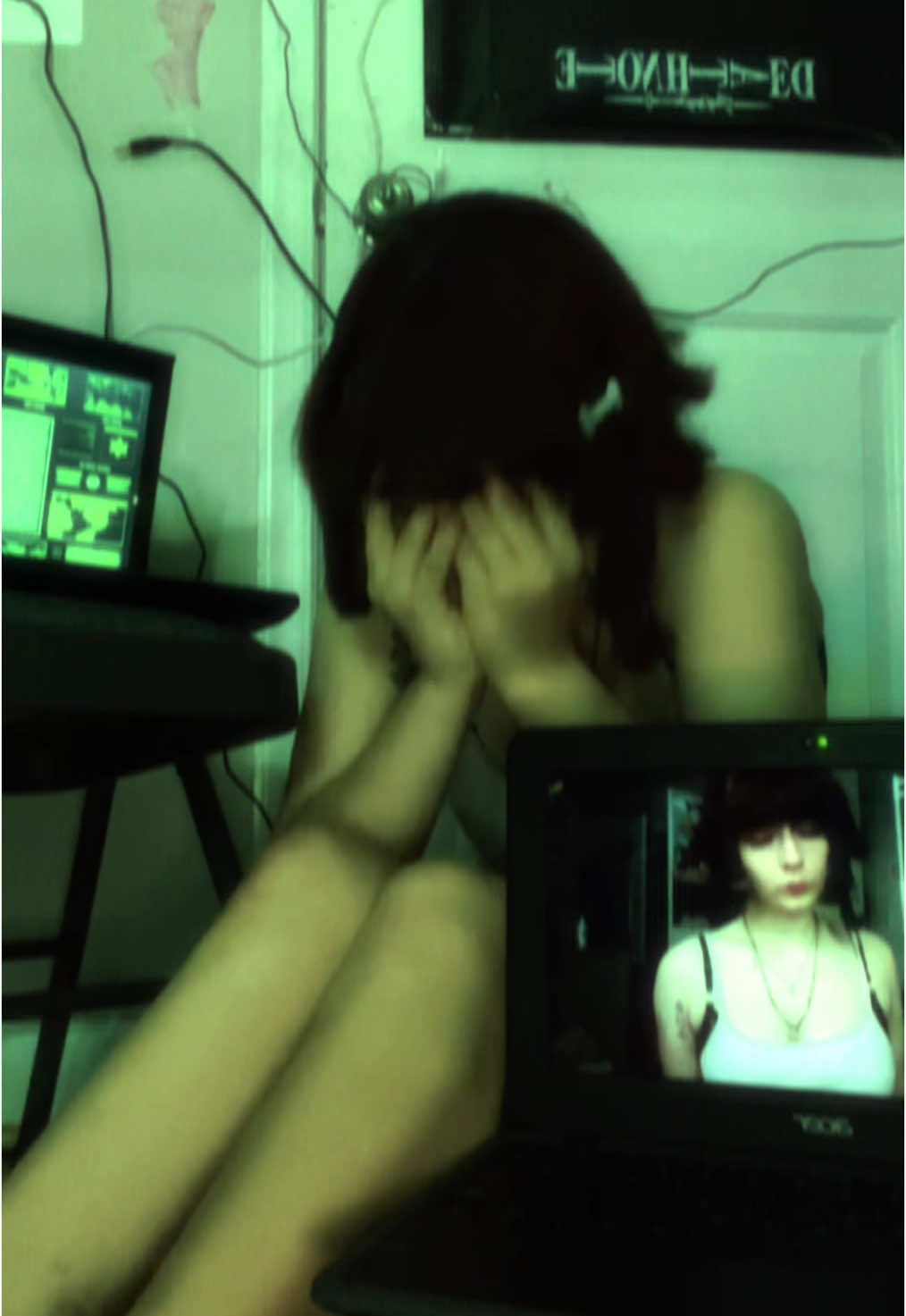 hai why am i floppinf //  #tbhastromoment #lainiwakura #lainiwakuracosplay #serialexperimentslain #serialexperimentslaincosplay #iwakuralaincosplay  @mapu ☆ @🎢 Alix 🎢 @xander @pastelscosplay @Vamps ;p 