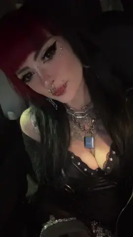 I can’t do it don’t make meeee🖤#altgirl #goth #relatable #stpatricksday 