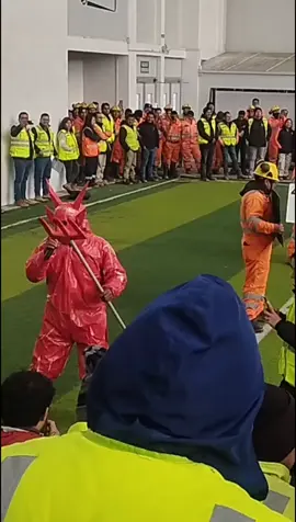 ⚠️⚠️ Buenas Noches, les comparto un poco de la jornada de seguridad de la UM Inmaculada ⛑️⛑️ 👷🏻‍♂️⚒️ No seas parte de una estadística más, cumple con tus procedimientos y verifica que tu entorno es seguro, recuerda que la seguridad no es negociable. 🚧⚠️ #inmaculada #Hoschildmining  #MineriaResponsable  #Engineeringlife  #Engineer  #SSOMA  #MINERIAPERUANA  #IngenierosdeMinas  #MINING  #mineria  #ingeniero #paratiiiiiiiiiiiiiiiiiiiiiiiiiiiiiii 