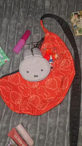 what's in my small @BAGGU x @Urban Outfitters MIFFY small crescent bag:  #fyp #foryoupage #foryoupage #baggu #baggubag #miffy #miffyandfriends #urbanoutfitters #miffyxbaggu #miffybaggu #miffybag 