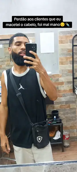 Perdão aos clientes que eu macetei o cabelo, foi mal rlk  #cria #bxd #rj #barbeiro #sextou #paporeto #acabamento #barbearia 
