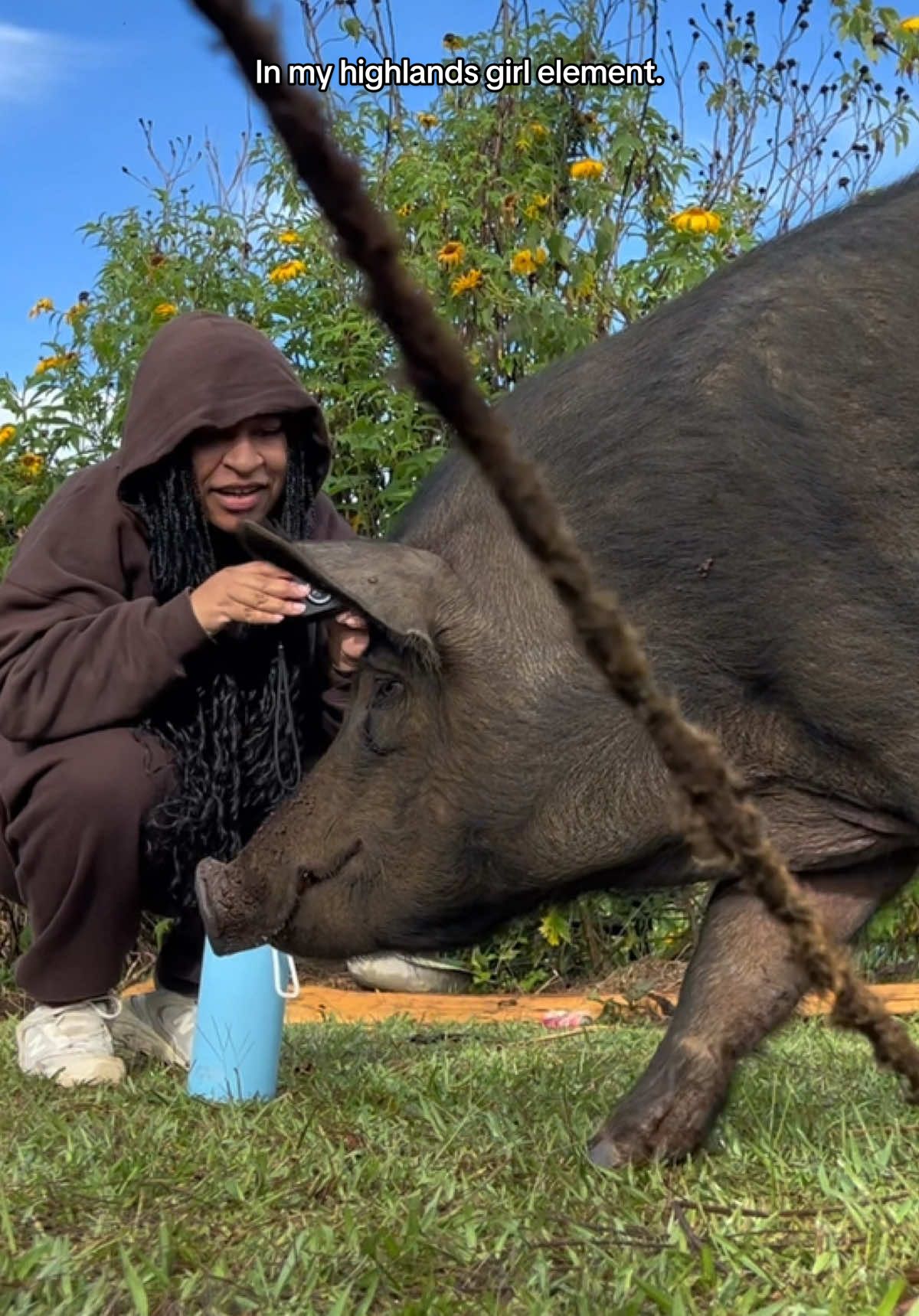 You can’t be a highlander and not love pigs. #papuanewguinea 