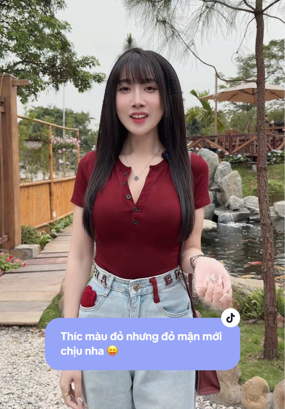 Áo đỏ cổ cúc lên phom đẹp mê ce nhé #hottrend #thoitrangnu #viralvideo #xuhuong #aoombody #aobody #áo #aonu #aothuntam #babytee #doman #tshirt #justdun #review 