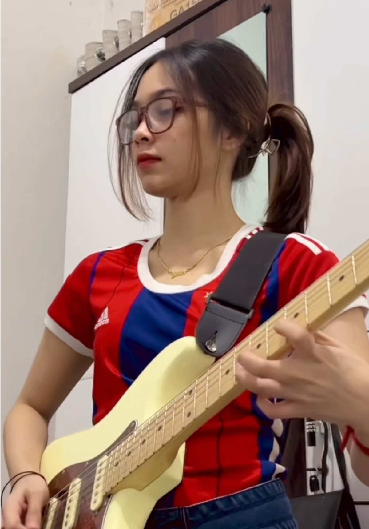 #berdiriteman #closehead #fyp #foryou #fypシ゚viral #guitarcover #closeheadberdiriteman 