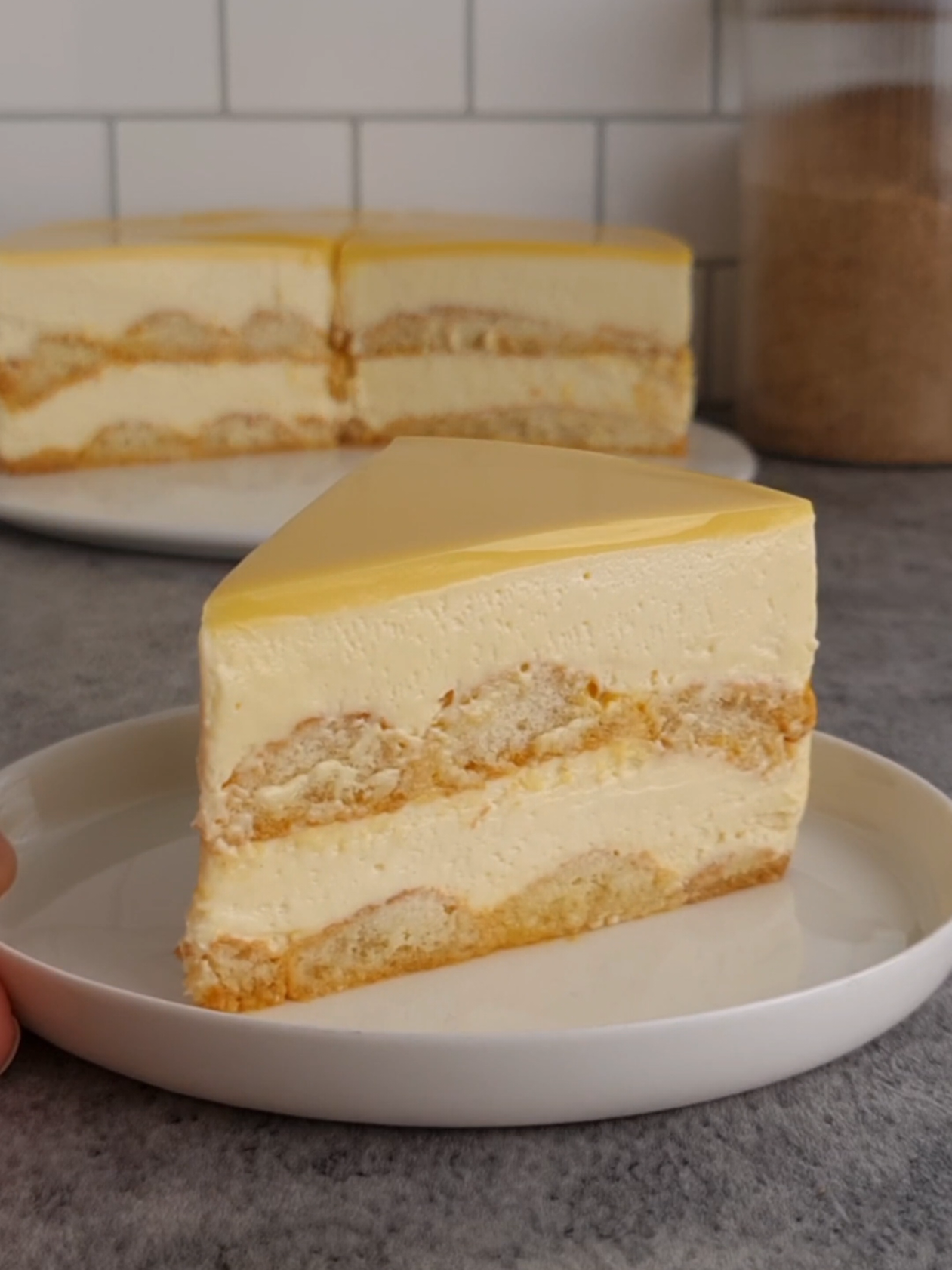 Tiramisu mangue passion Pour imbiber les boudoirs : 100g de purée de mangue  50g de purée de fruit de la passion  50g d'eau  20g de sucre  Verser tout dans une casserole, porter à ébullition puis laisser refroidir. Pour la crème : 4 jaunes d’oeufs 500g de mascarpone  50g de sucre en poudre  50g de purée de mangue  250g de crème entière froide  Fouetter les jaunes d'œufs avec le sucre, ajouter le mascarpone puis la purée de mangue. Fouetter la crème froide puis incorporer la au mélange mascarpone. 🇬🇧 To soak the ladyfingers: 100g mango puree 50g passion fruit puree 50g water 20g sugar Pour everything into a saucepan, bring to a boil, then let cool. For the cream: 4 egg yolks 500g mascarpone 50g caster sugar 50g mango puree 250g cold heavy cream Whisk the egg yolks with the sugar, add the mascarpone, then the mango puree. Whisk the cold cream, then fold it into the mascarpone mixture.