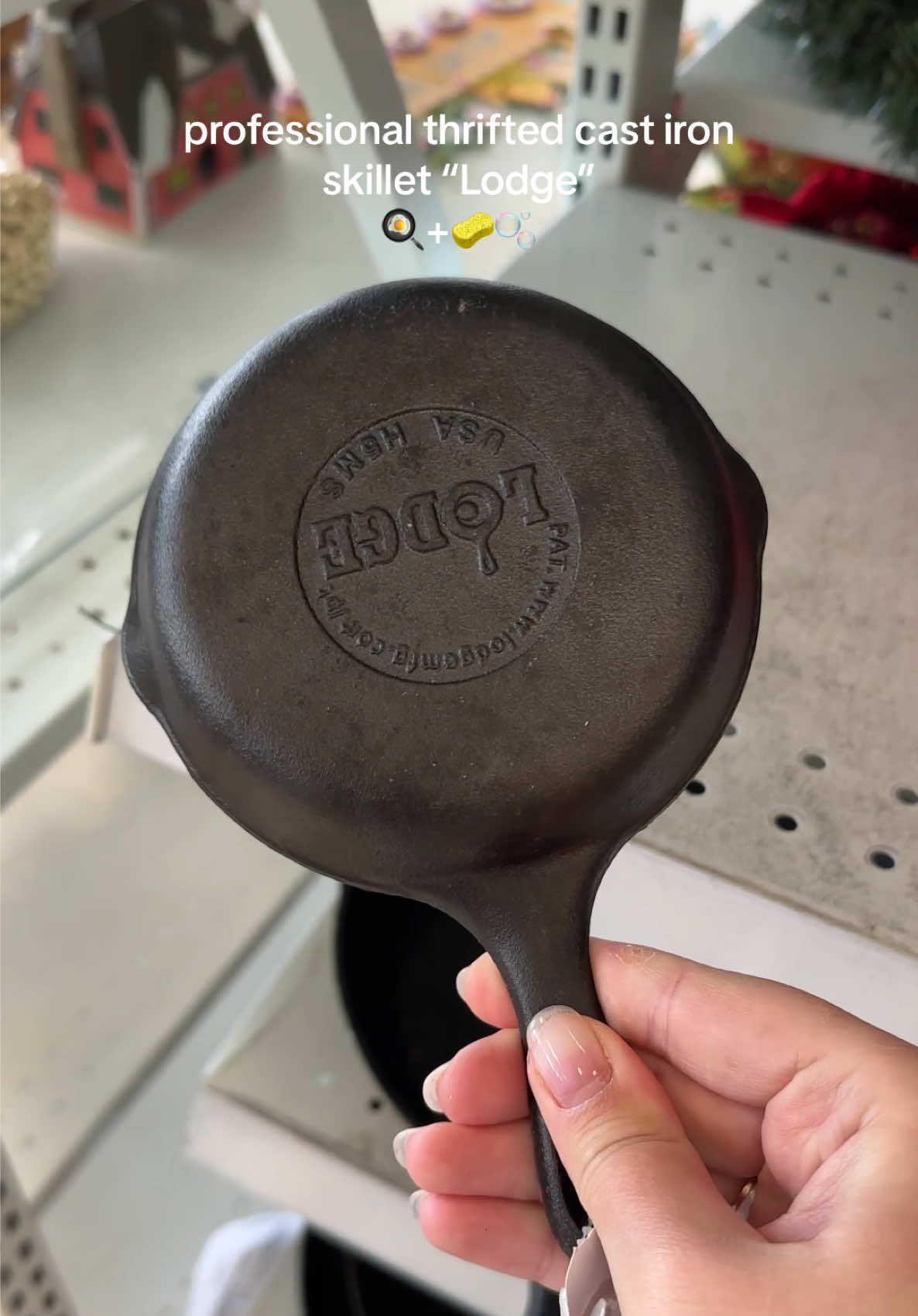 This skillet is very cute, isn't it? ☺️🥹 #asmr #CleanTok #restoring #asmrcleaning #thriftstore 
