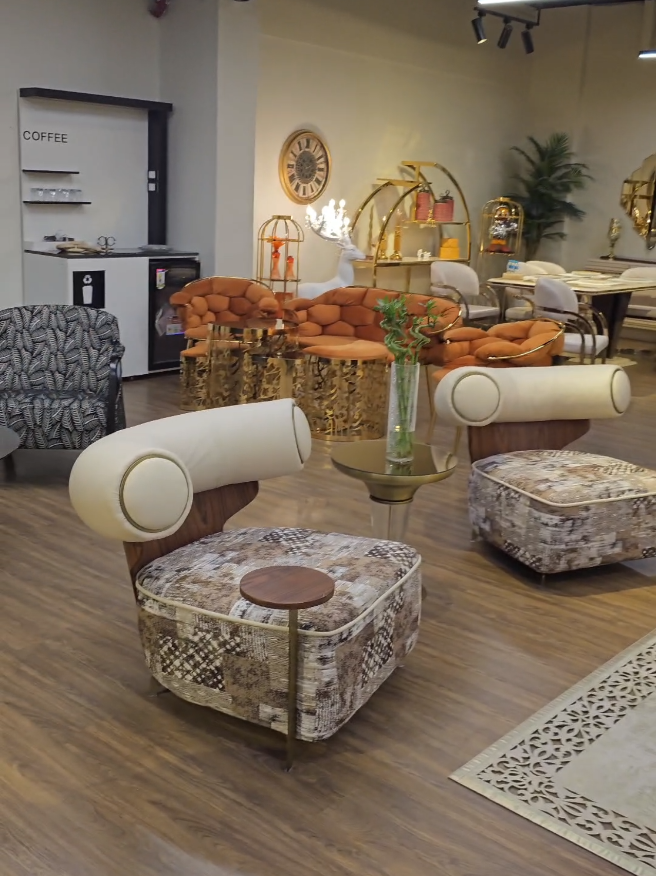 ✨✨ **تفضلوا بزيارتنا في معرض داماس (ماركيز) للمفروشات التركية الفاخرة** ✨✨   📍 **الإمارات العربية المتحدة: 🇦🇪**   الشارقة، شارع المليحة الصناعية 18، أرض المعارض   🌟 **اكتشفوا عالمًا من الأناقة والراحة مع أفضل تشكيلة من المفروشات التركية العالية الجودة!** 🌟   #صوفا • #قنفات • #اثاث • #غنفات • #ديوانيات • #كنب • #مفروشات • #جلسات_ديكور   🛋️ **تشكيلتنا تشمل:**   - **صوفا** فاخرة تناسب جميع الأذواق   - **قنفات** عصرية ومريحة   - **ديوانيات** بتصاميم كلاسيكية وحديثة   - **كنب** فخم لجميع مساحات منزلك   - **جلسات خارجية** بتصاميم مبتكرة   🏷️ **تصفحوا تشكيلتنا الواسعة:**   - **أثاث منزلي** (غرف النوم، غرف المعيشة، غرف الطعام)   - **أثاث مكاتب** عصري وعملي   - **أثاث خارجي** متين وجذاب   - **أثاث أطفال** بتصاميم آمنة ومريحة   🌍 **خدماتنا تغطي جميع أنحاء الإمارات:**   - Furniture UAE   - Furniture Dubai   - Furniture Abu Dhabi   - Furniture Sharjah   - Furniture online UAE   - Furniture stores UAE   - Buy furniture UAE   🛒 **تسوقوا الآن واستمتعوا بعروض حصرية!**   - **تصاميم حديثة** و**كلاسيكية** تناسب كل ذوق   - **مواد عالية الجودة**: خشب، معادن، راتان، وأقمشة فاخرة   - **ماركات عالمية** بأسعار تنافسية   📲 **للاستفسارات والحجوزات، تواصلوا معنا اليوم!**   ✨ **معرض داماس (ماركيز) - حيث تجتمع الأناقة والجودة!** ✨   #اثاث_تركي #فخامة #ديكور #أثاث_منزلي #أثاث_مكاتب #عروض_خاصة #تسوق_اونلاين #ماركيز_داماس 