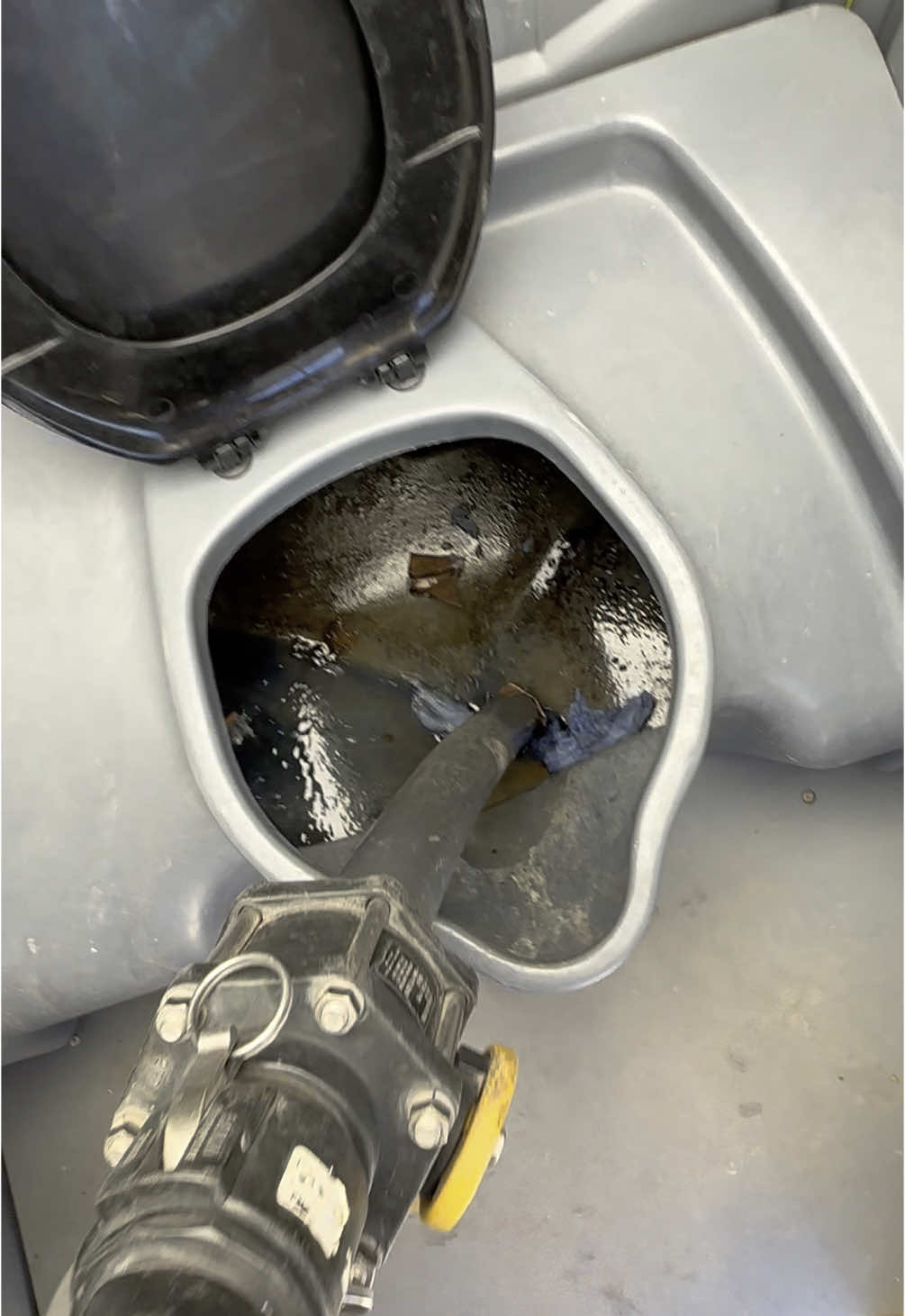 Cleaning a porta potty 101 #portapotty #bathroomcleaning #sinkclean #satisfying #CleanTok 
