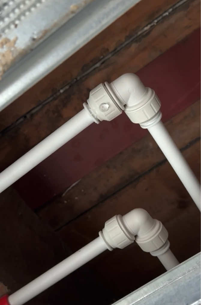 Fixing a leak in ceiling on a plastic pipe fitting! #asmr #asmrsounds #learn #foryou #mmplumber #viral #plumbing #toolbag #pipes #tools #cleancopper #plumbertools #pressfit #soldering #copper #handtools #work #DIY #howto #plumber 