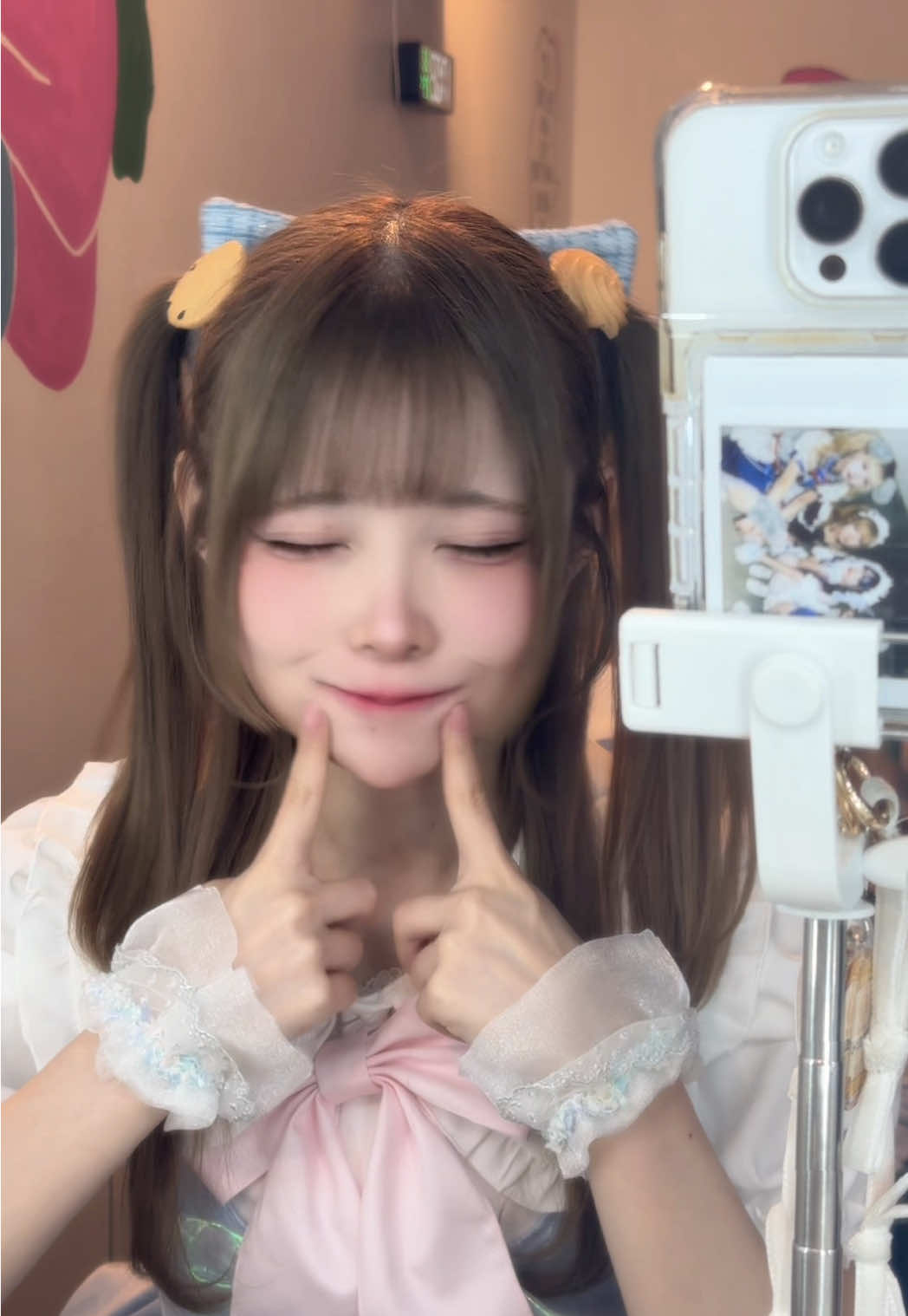 なりたい顔がいっぱいで困っちゃう#NANIMONO #君のお顔になりたいの #きゅるりんってしてみて 