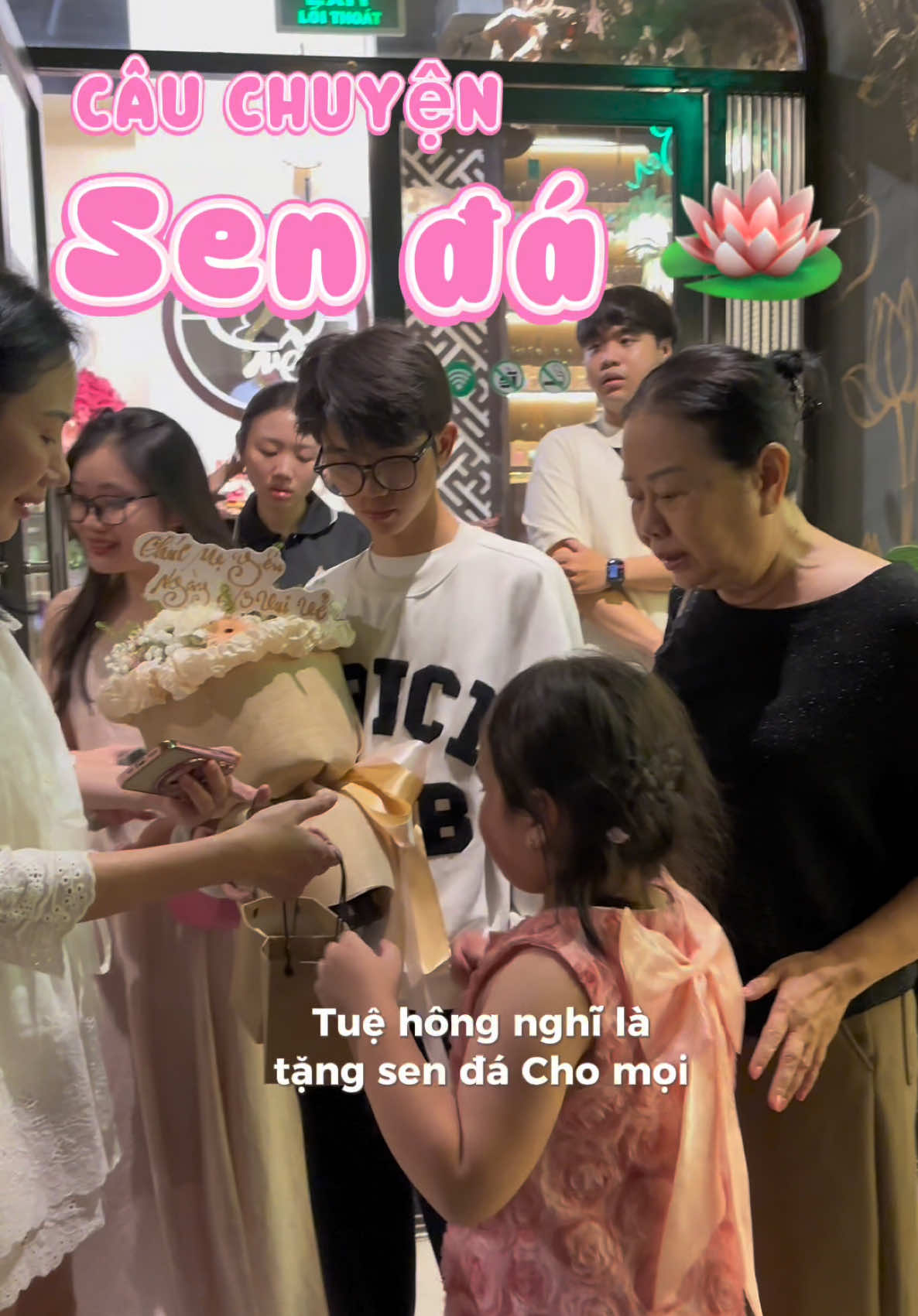 Lần tới mọi người muốn được nhận quà nữa hong #fyp #chaytuegarden #2025 #foryou #xuhuong 