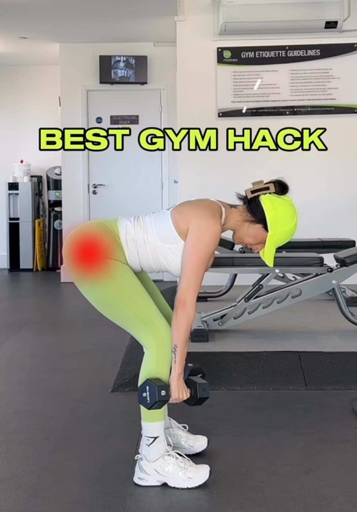 Best Gym Hack Ever 👌🏼 This technique is a great way to teach beginners about different stances 🤌🏻 However every human being is slightly different which means that those stances may not be ideal for everyone.😉 Tag your friend who need 🏷️💚 Cc @fitnessdilekofficial  #gym #gymhacks #deadlifts #squats #sumo #gymmotivation #quads #glutes #innerthighs #fitnesshacks #fitnesstips #gymtips