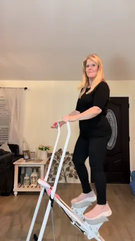 Great glute workout!#glute#glutesworkout#stepper#stairstepper#stepperworkout#step#workout#FitTok#exercise#Fitness#homegymequipment#tiktokshop#tiktokshopcreatorpicks#fypage #merchstandstory 