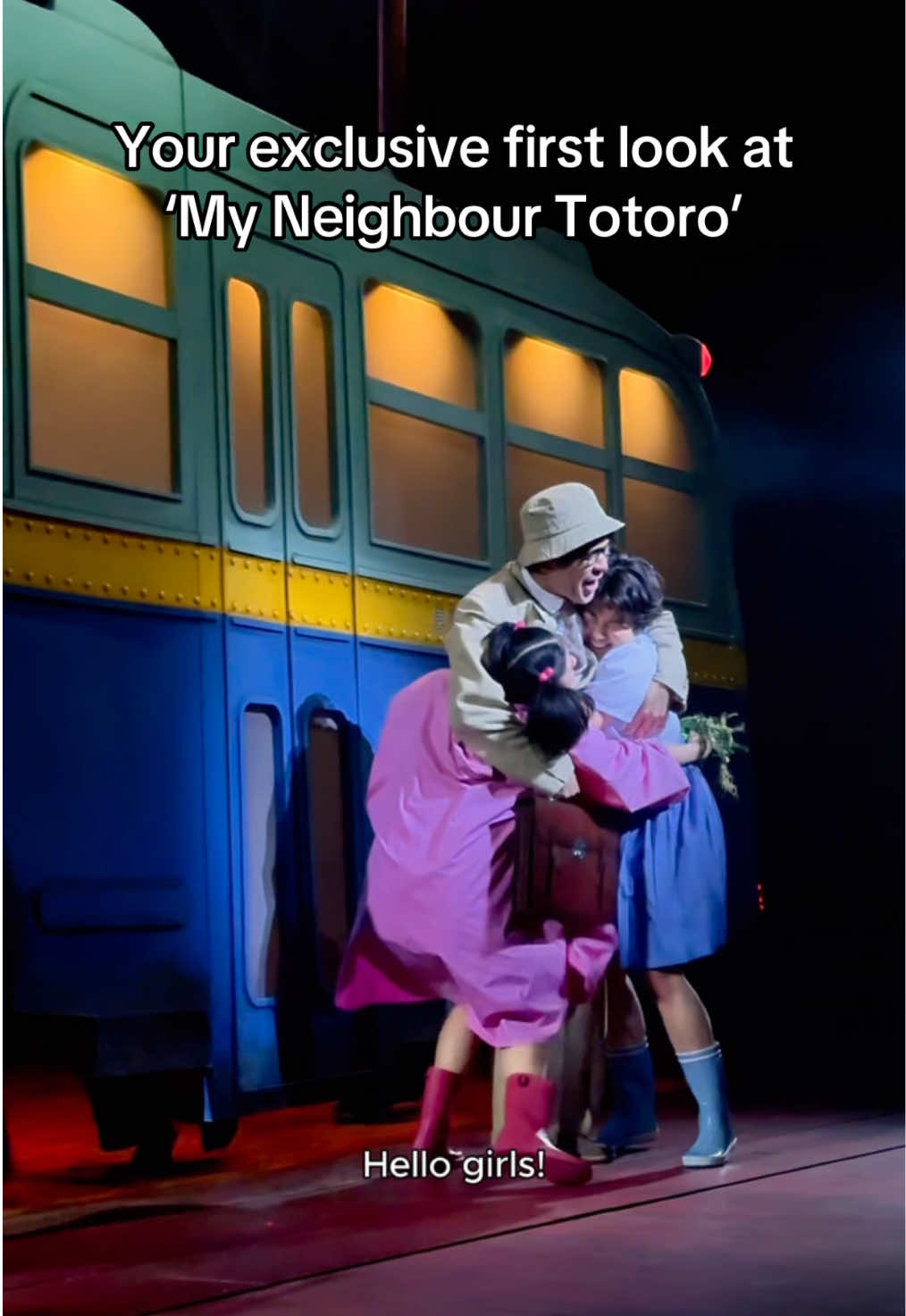 We met TOTORO! ☂️ London, are you ready to meet the spirits of the forest? ☺️💚 #FindYourSpirit #MyNeighbourTotoro  @Royal Shakespeare Company @Ai Ninomiya 