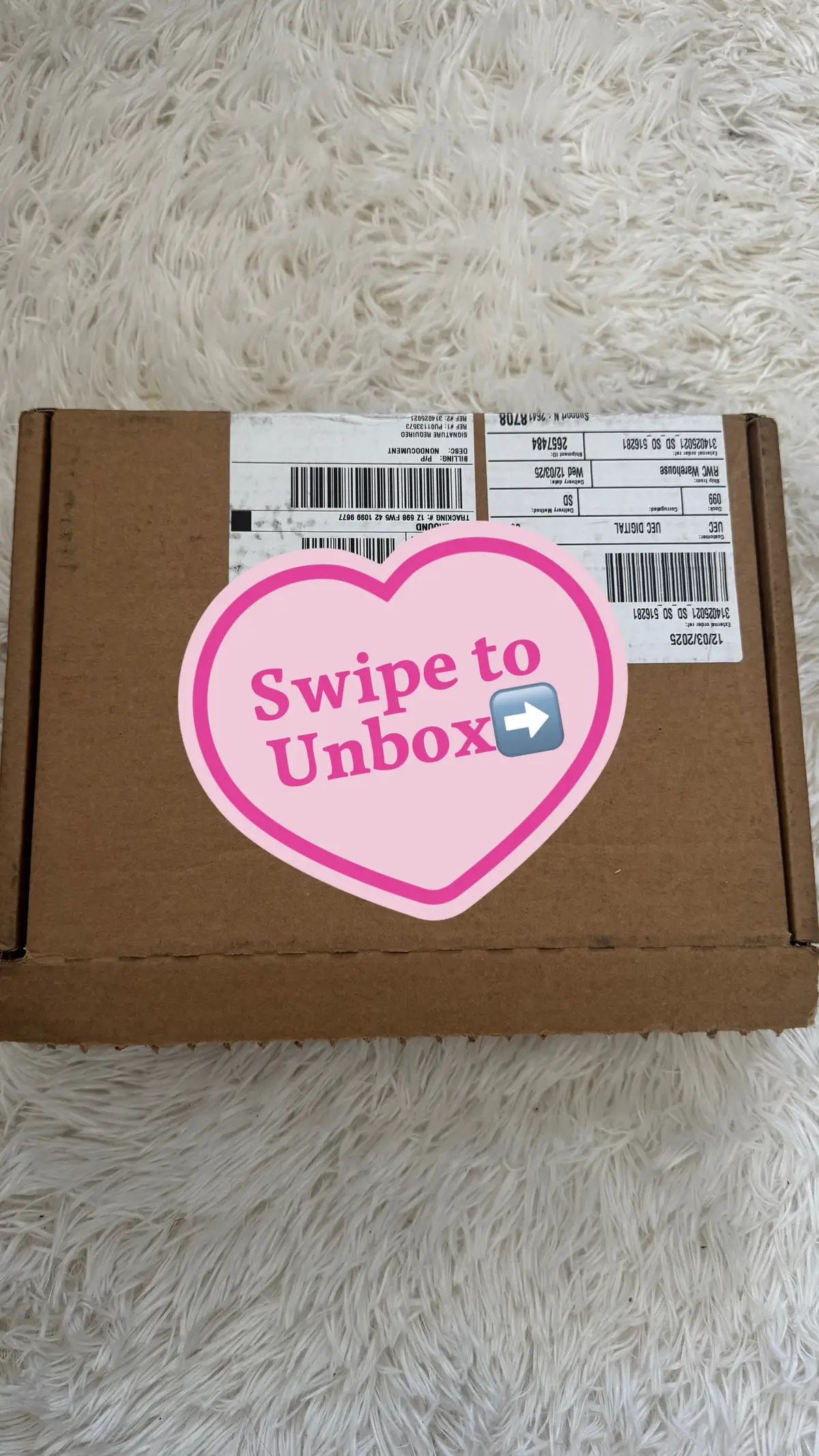 Definitely using this to hold my lip products in my bag…. It’s too cute 🥰 Any other ideas on what to use this little pouch for? #louisvuitton #lv #takashimurakami #multicolor #unboxingvideo 