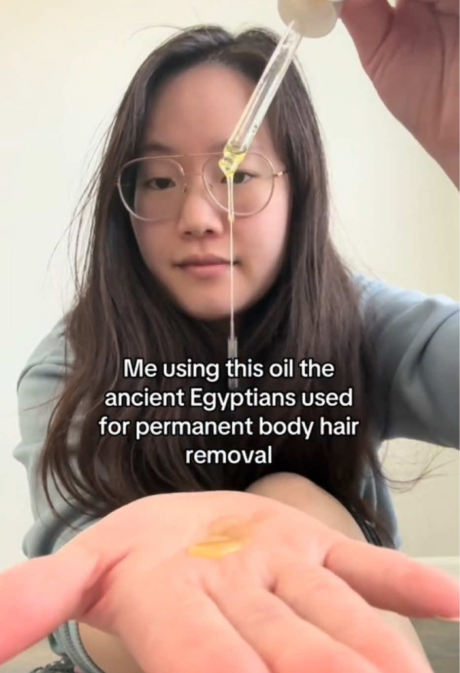 WORKS ON YOUR 😽 TOO!!! #bodycareroutine #cyperusrotundus #hotgirlsummer #legs #hairremoval #NaturalHairRemoval #GlowUp #hairremovaloil #Summer #ancientegypt