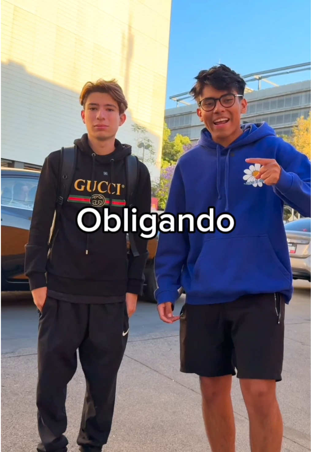 Cambiando el outfit de mi amigo whitexican 👦🏼🤑 | Comprando por primera vez en cuidado con el perro 🐕🛍️ #humor #whitexican #cuidadoconelperro #parquedelta #centrocomercial #cdmx 