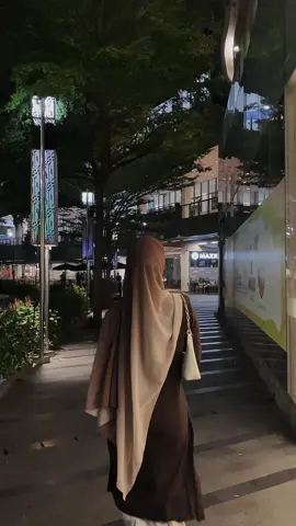 #ootdhijabstyle #fyppp #outfitinspo #hijabi #slowmotion #trending #muslimah #masyaallah 