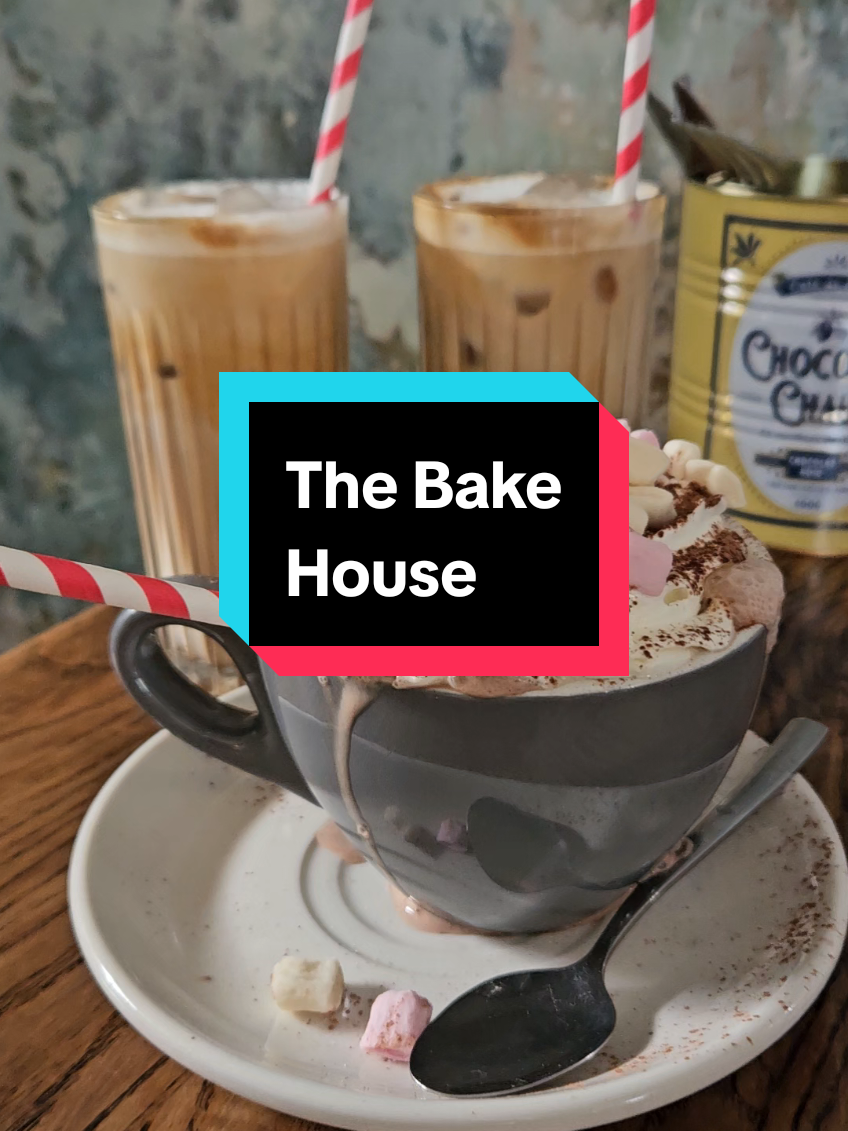 My fave local cafe @The Bake House Runcorn  amazing breakfasts and delicious drinks. The best place for breakfast burritos 🌯 😋  #breakfastburrito #avacadotoast #avacadoandeggs #icedlatte #hotchocolate #cheshirecafe #cheshirelife #cheshirefood #coffeeshop #cafereview 
