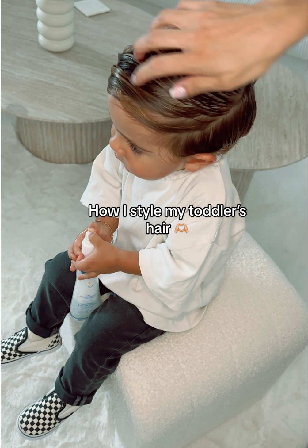 After so many questions about how I style my son’s hair , here's how I do it. ☺️🤎 I only use baby products, styling water and moisturizer. 👶🏼🧸 When the hair is dry it is like on the other videos☺️ No, I didn't dye my baby's hair, it's natural hair. They have natural babylight from the sun ☀️ #toddlersoftiktok #kidstiktok #kidsfashion #toddlermom #toddlerhairstyles #toddlerhair  #toddlerhairtutorials 