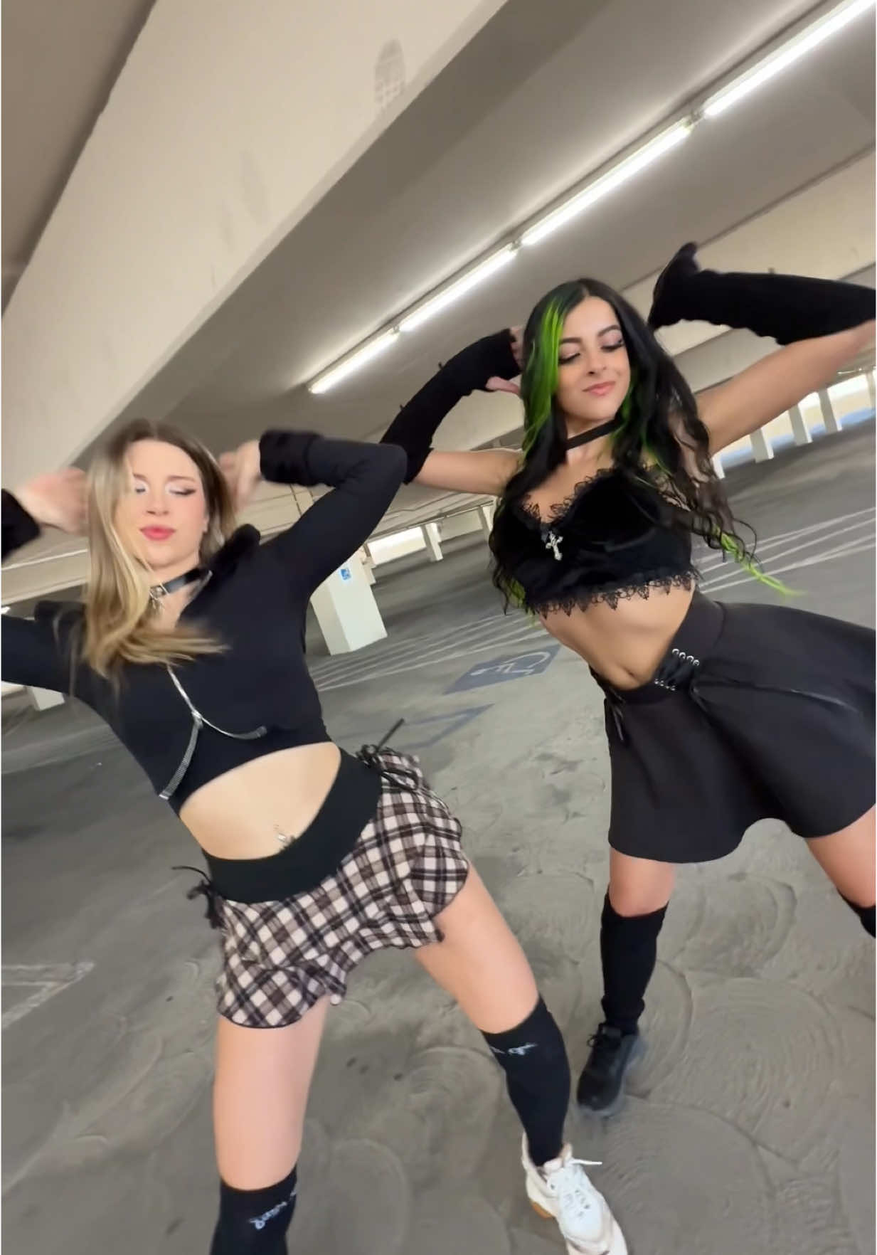 It’s a digidemonz dance battle 💃
