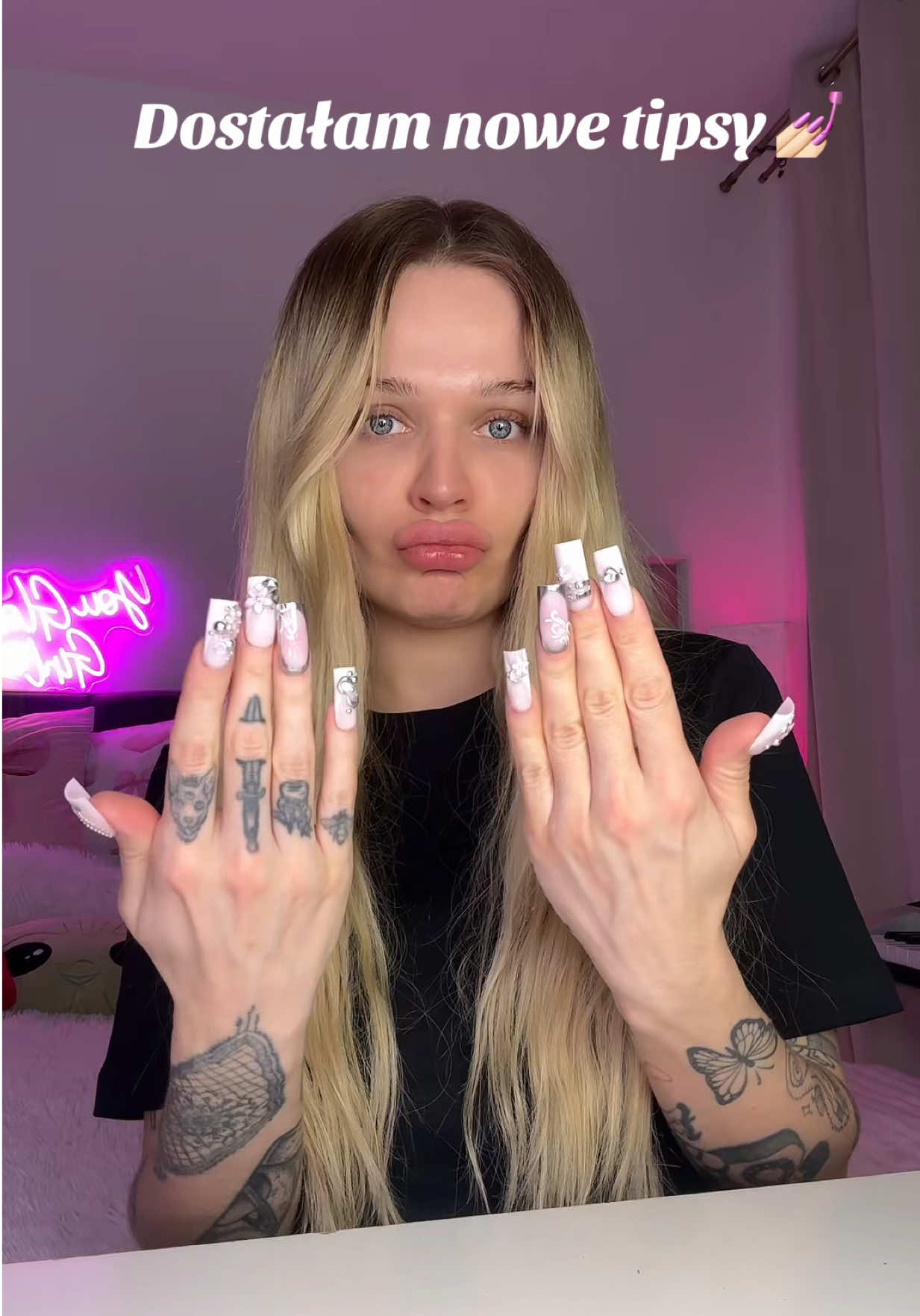 Boskie pazy od @★truenailz★ 💅🏻🖤  [prezent] Bardzo dziękuję widać dużo pracy i serca w tym🫶🏻🤩 Sorry za brak energii ale dziś jestem ultra zmęczona😅