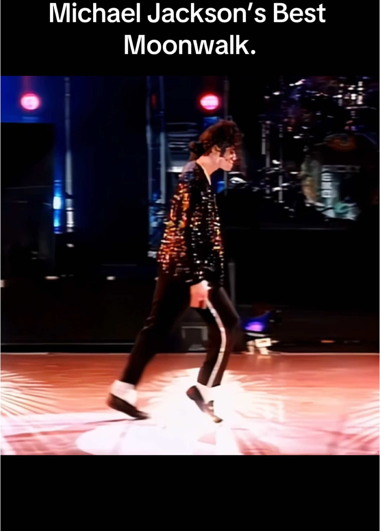 Fight me this is Michaels Best Moonwalk 👑 #michaeljackson #kingofpop #fyp #thr1llern1ght #viral #mj #mj #xybca #foryou #mjj #unflopmetiktok #uk 