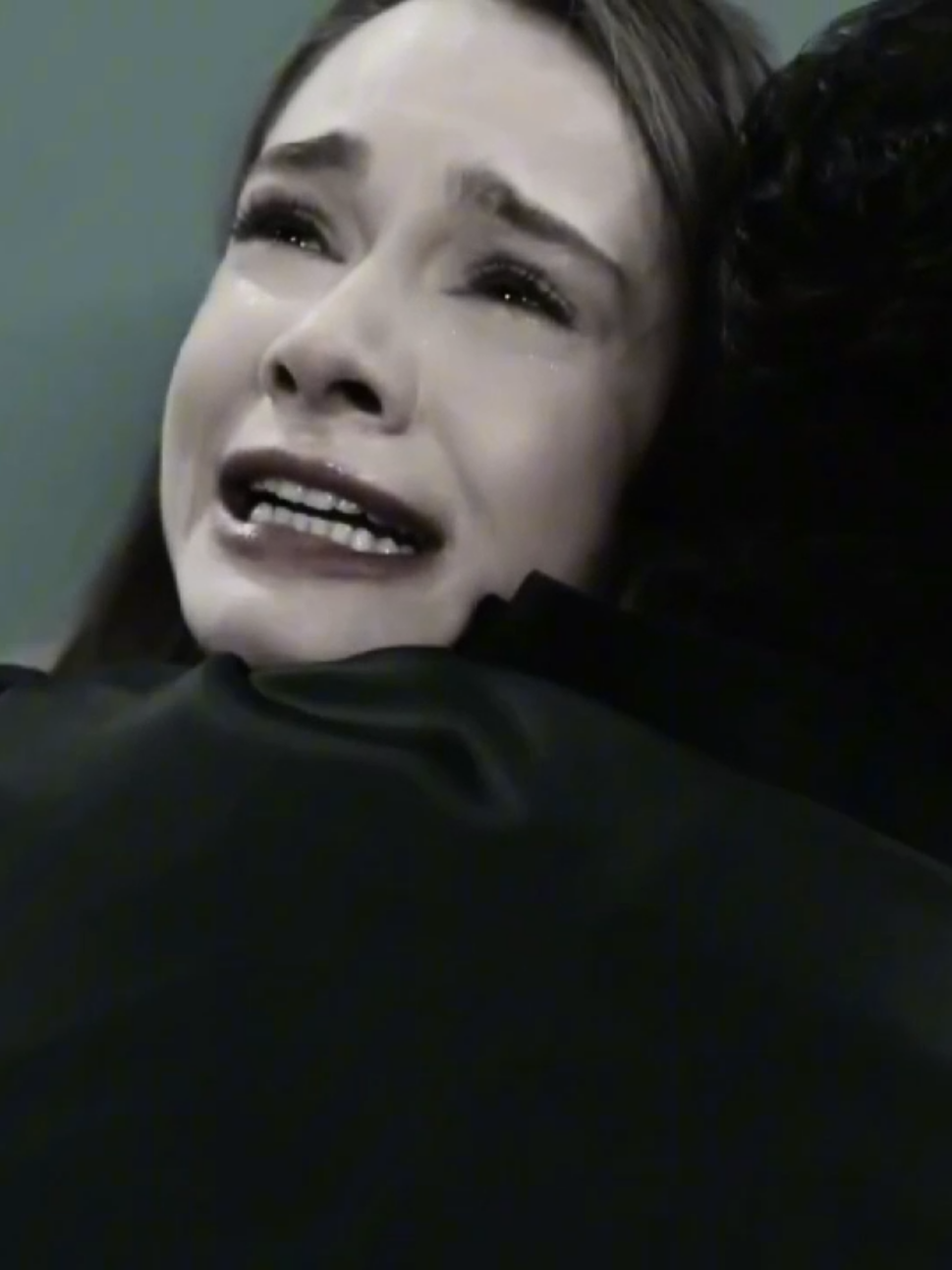⋆.˚|| I have never cried so much in my life, as I cried in this scene.  scp:@jaine  #hudutsuzsevdadizi #hudutsuzsevda  #zeynepkarasu #zeynepleto #leylaleto #miraydaner #viralvideos #foryoupage 