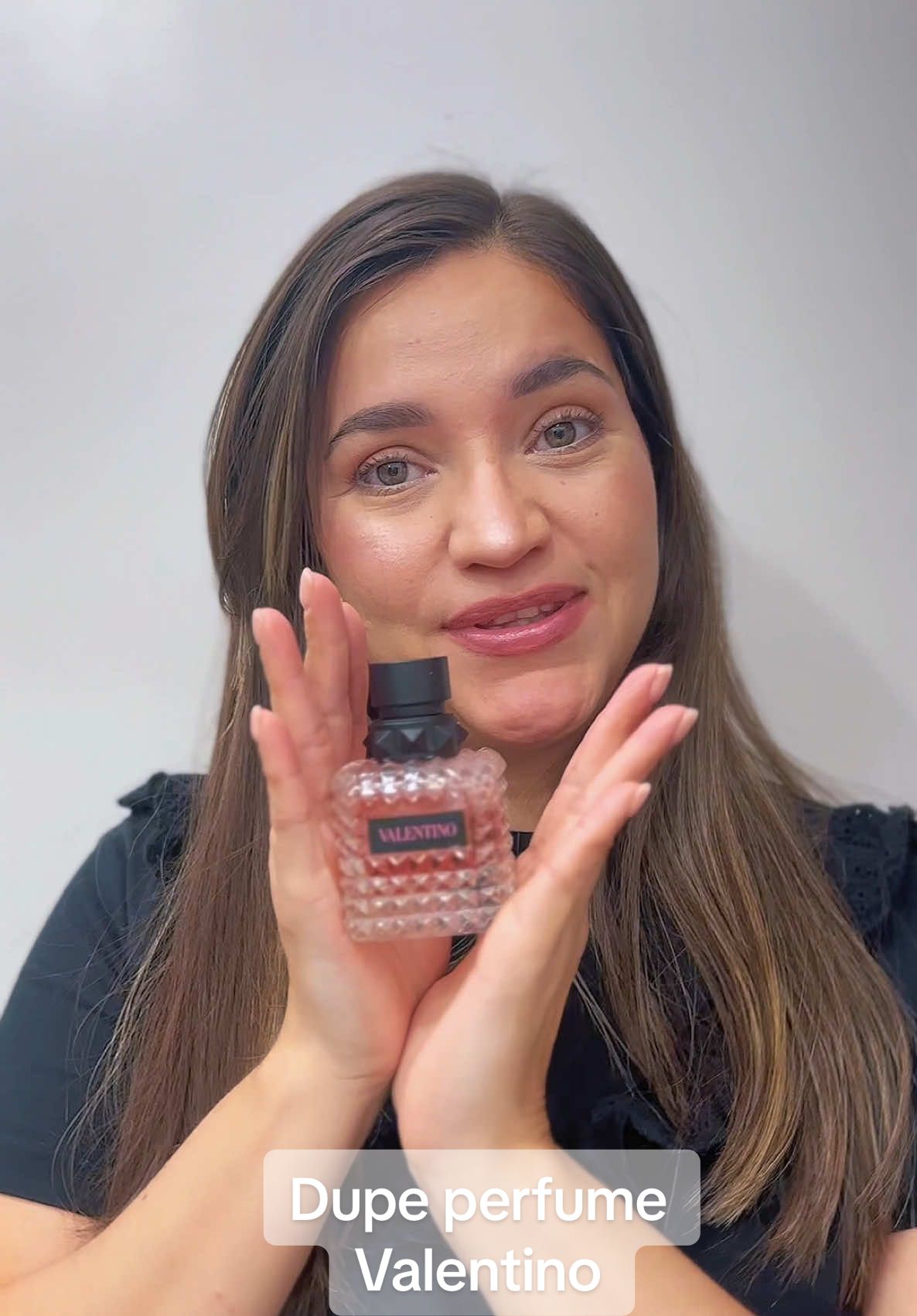 Valentino perfume dupe, perfume favorito del momento.  #valentinoperfume #valentinoborninroma #dupes #creatorsearchinsights #parati #superdato #badandbodyworks #tiktoktips 