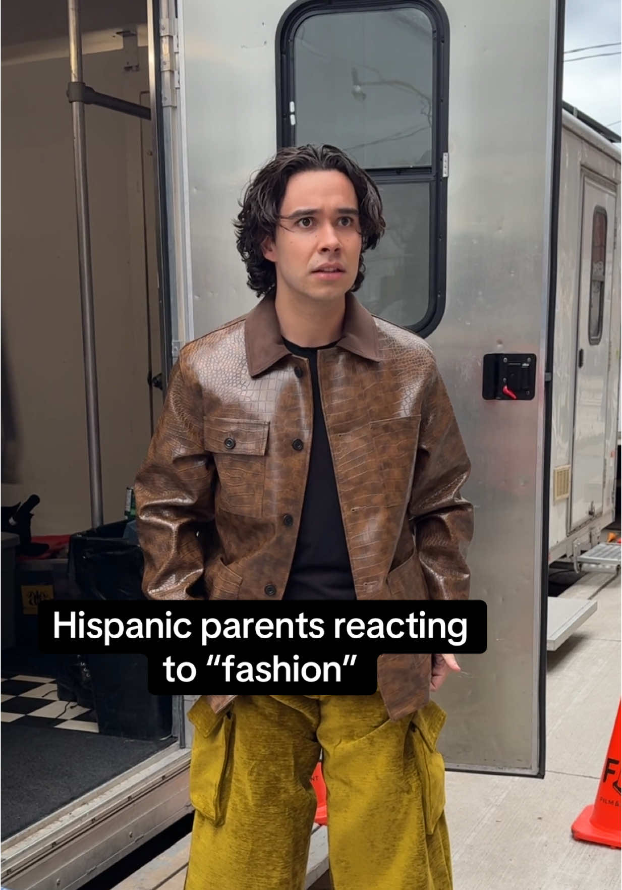 They don’t believe in fashion!😭😂#fyp #share #like #foryou #comedy #actor #latino #hispanic #foryoupage #fy #mexican #dad #mom 