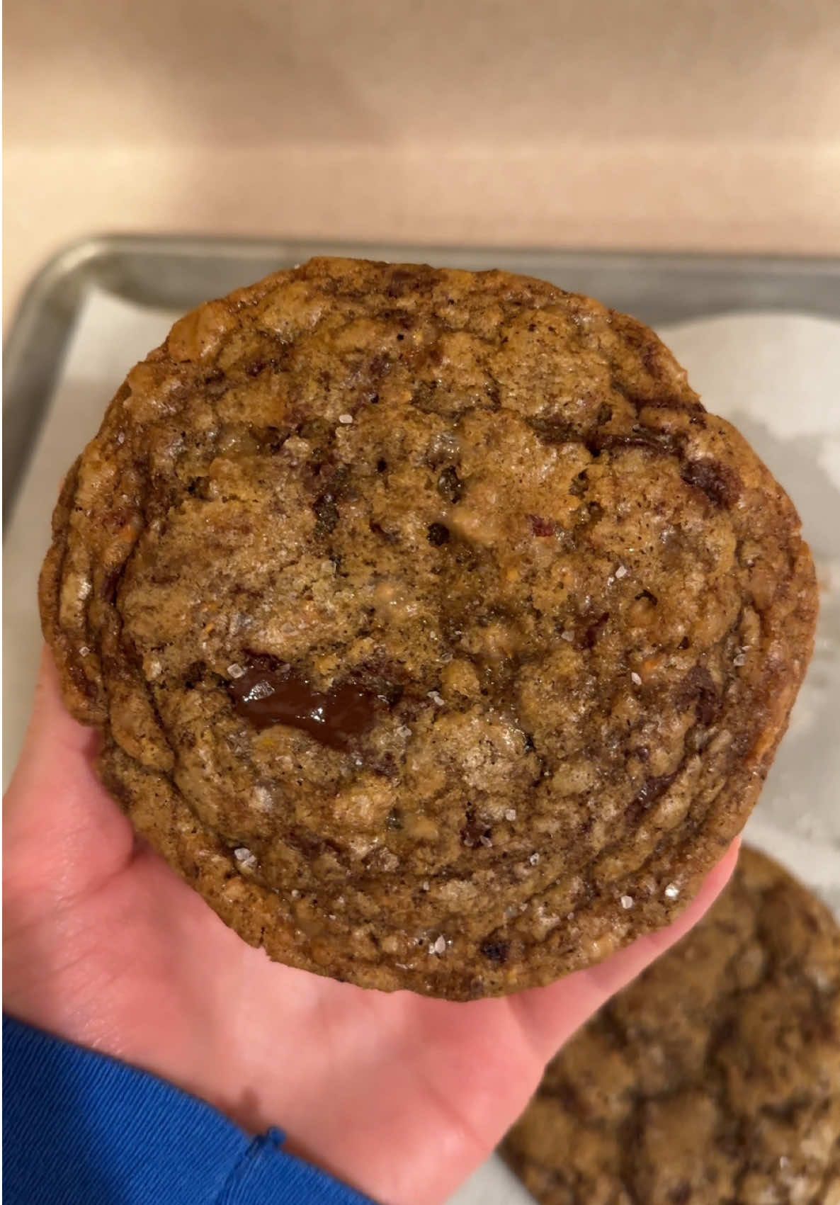 delectable brown butter toffee cookies 🫦 #cookies #baking #cooking #cookie 