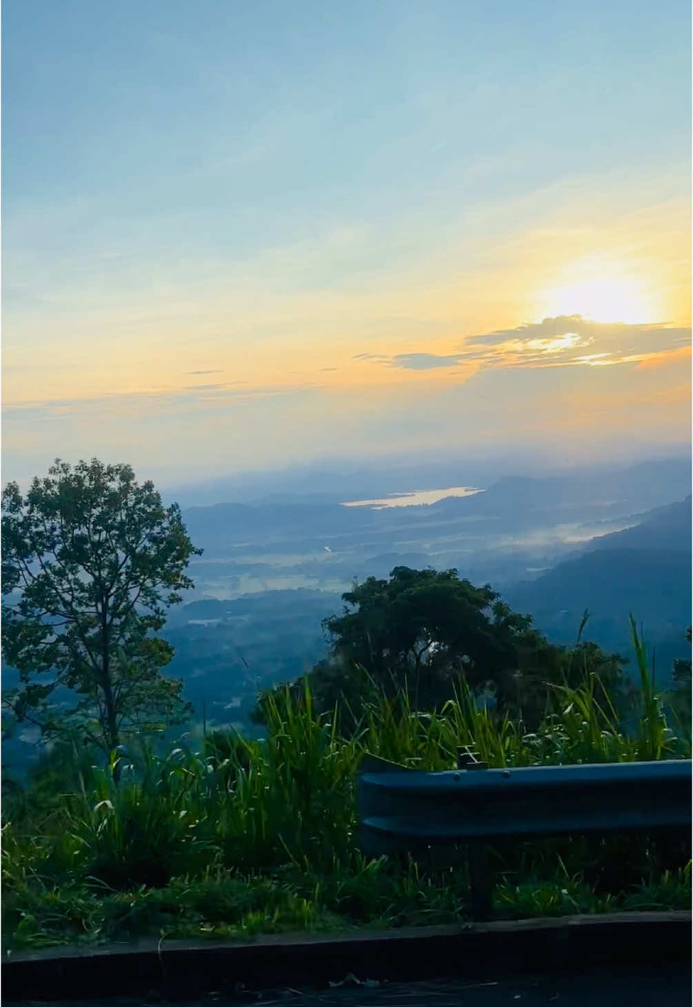 18 Bend in Srilanka 🇱🇰🌅#srilanka #18bend #travel #CampusLife #kandy #hunnasgiriya 