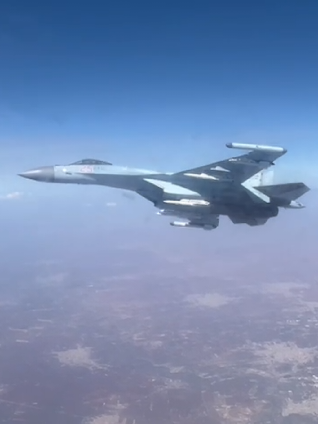 су-35с летит где-то над Сирией  #су27 #су35 #су35с #ввс #вкс #8lolxd8 #8LOLXD8 
