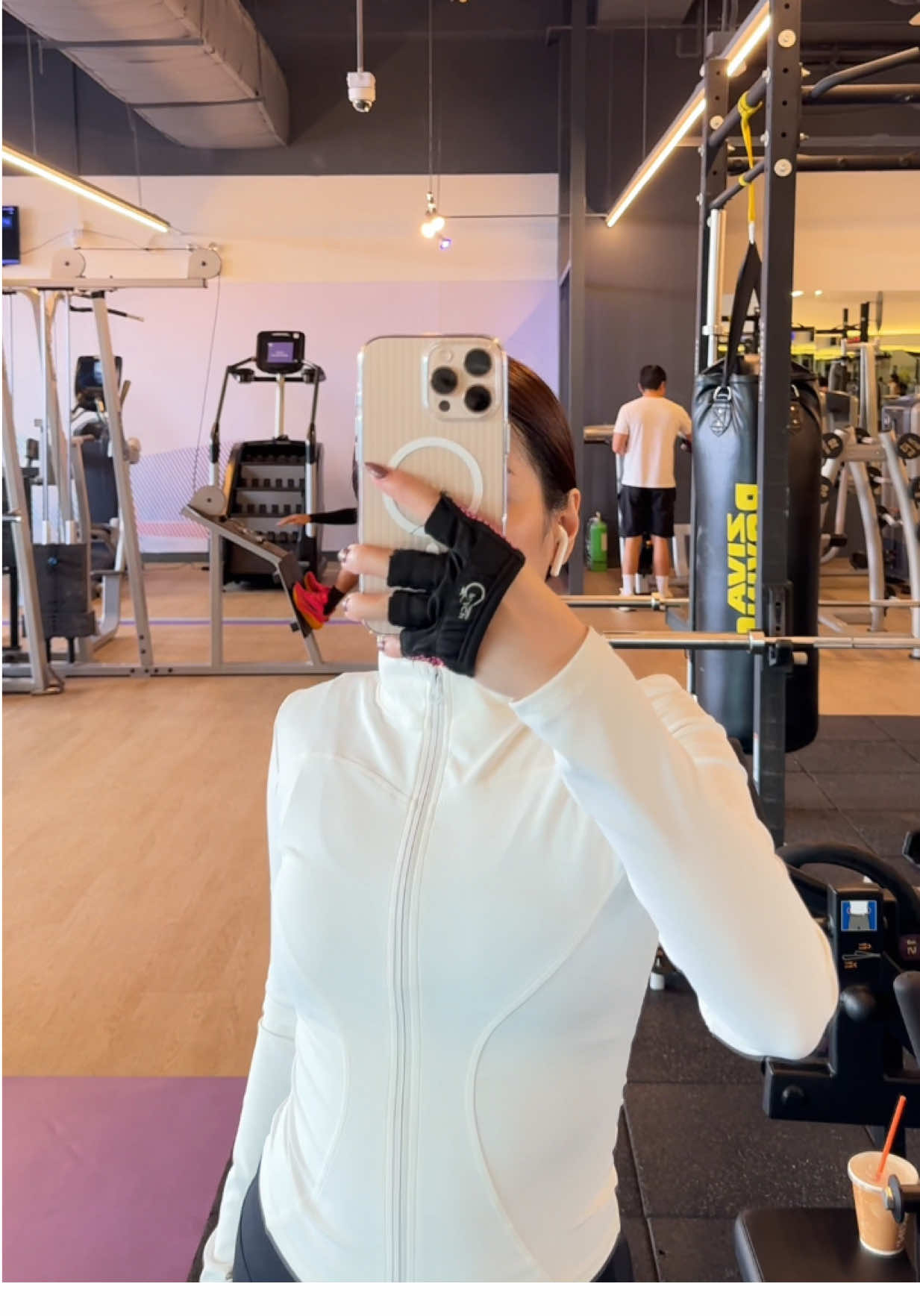 effortlessly clean vibe with white workout jacket/cover up 🤍ྀི #workoutoutfit #gymoutfit #yogajacket #fashion #fyp 