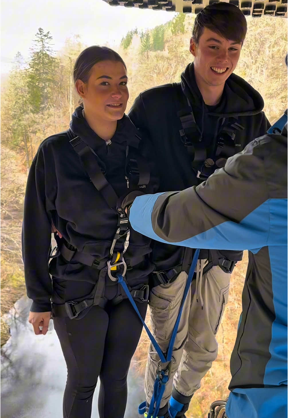 Would you do this with your partner?🙈 #highlandfling #Scotland #thingstodoinscotland #bungee 