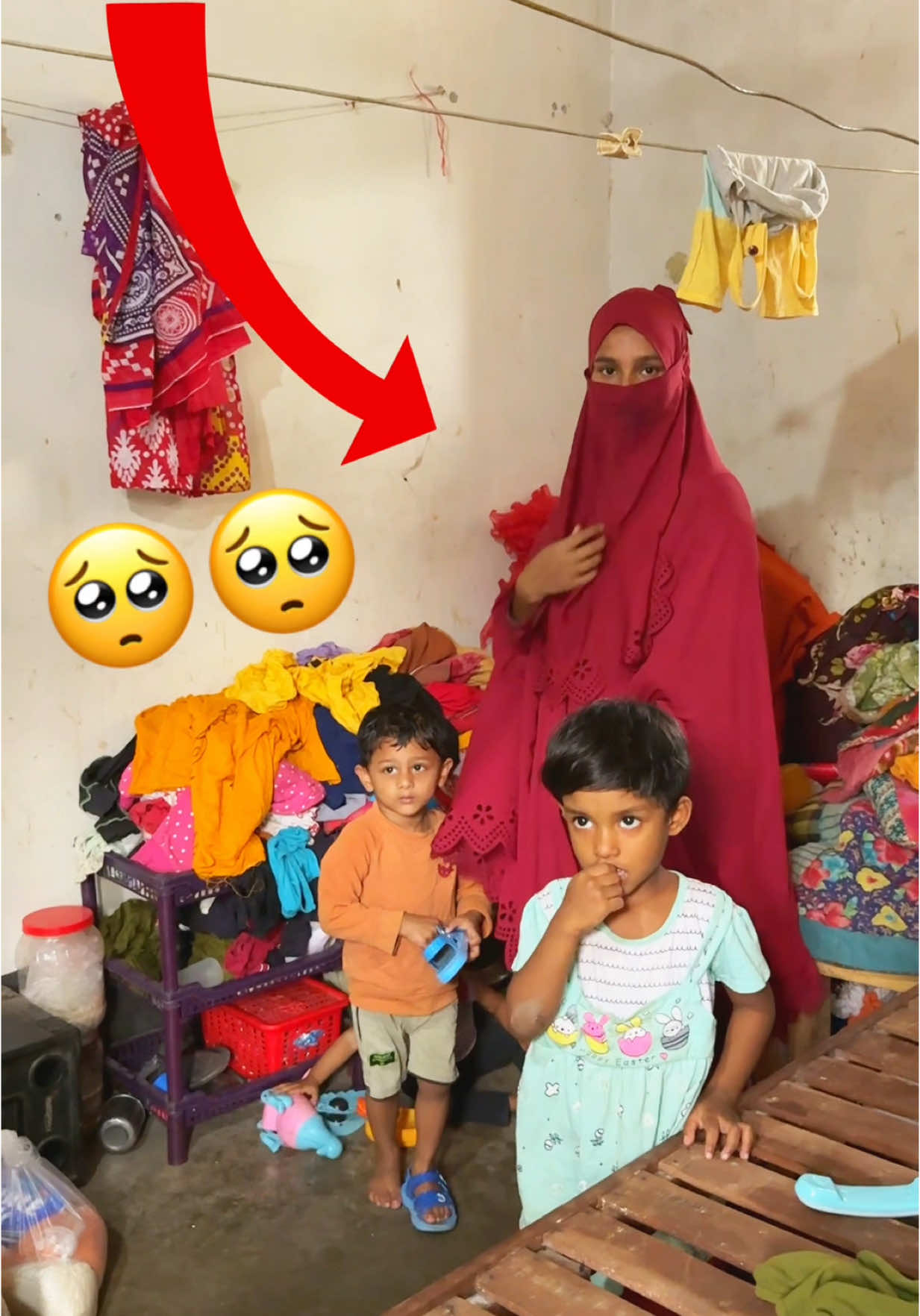 স্বামি ছাড়া স্ত্রী কত অস'হায় দেখুন🥺