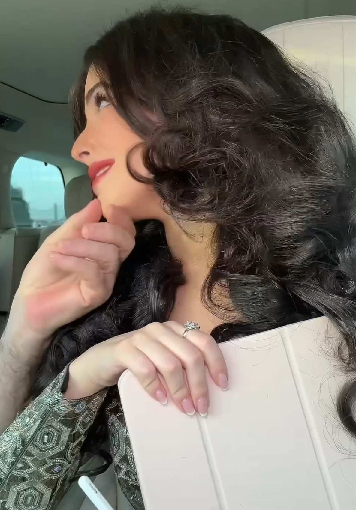 يوم بابا تغزل فيني عرفت انه اختياري من @rimmellondon صح 🍒 الأرواج جودتها عاليه جدا و لونها فريده