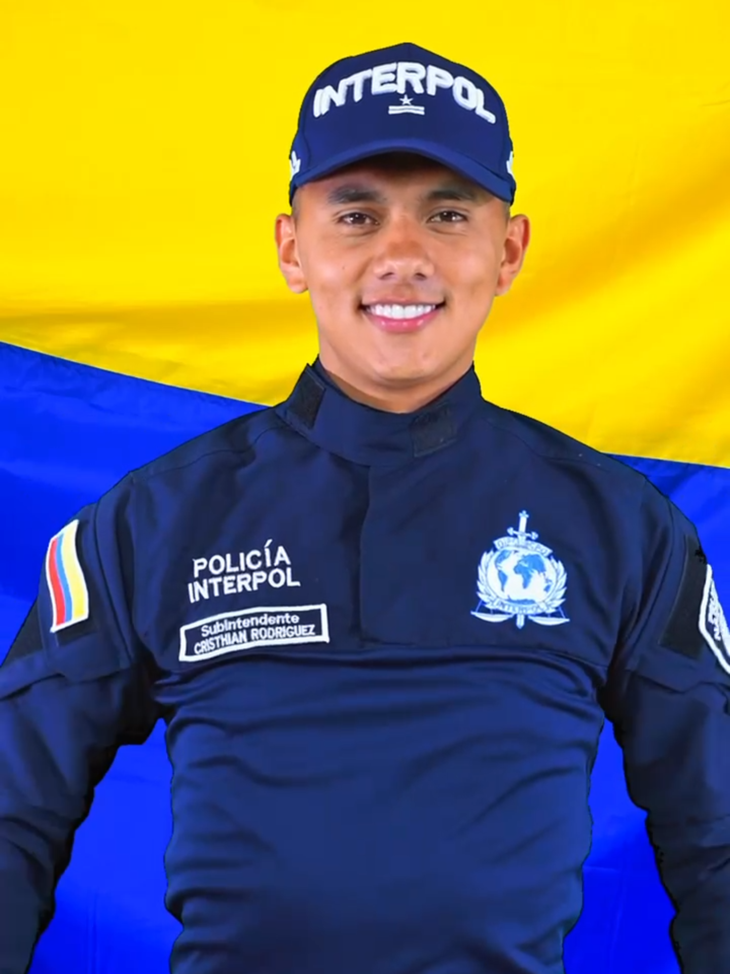 Count the uniforms of this Colombian law enforcement officer.  Video courtesy @policiadecolombia🇨🇴 #Police