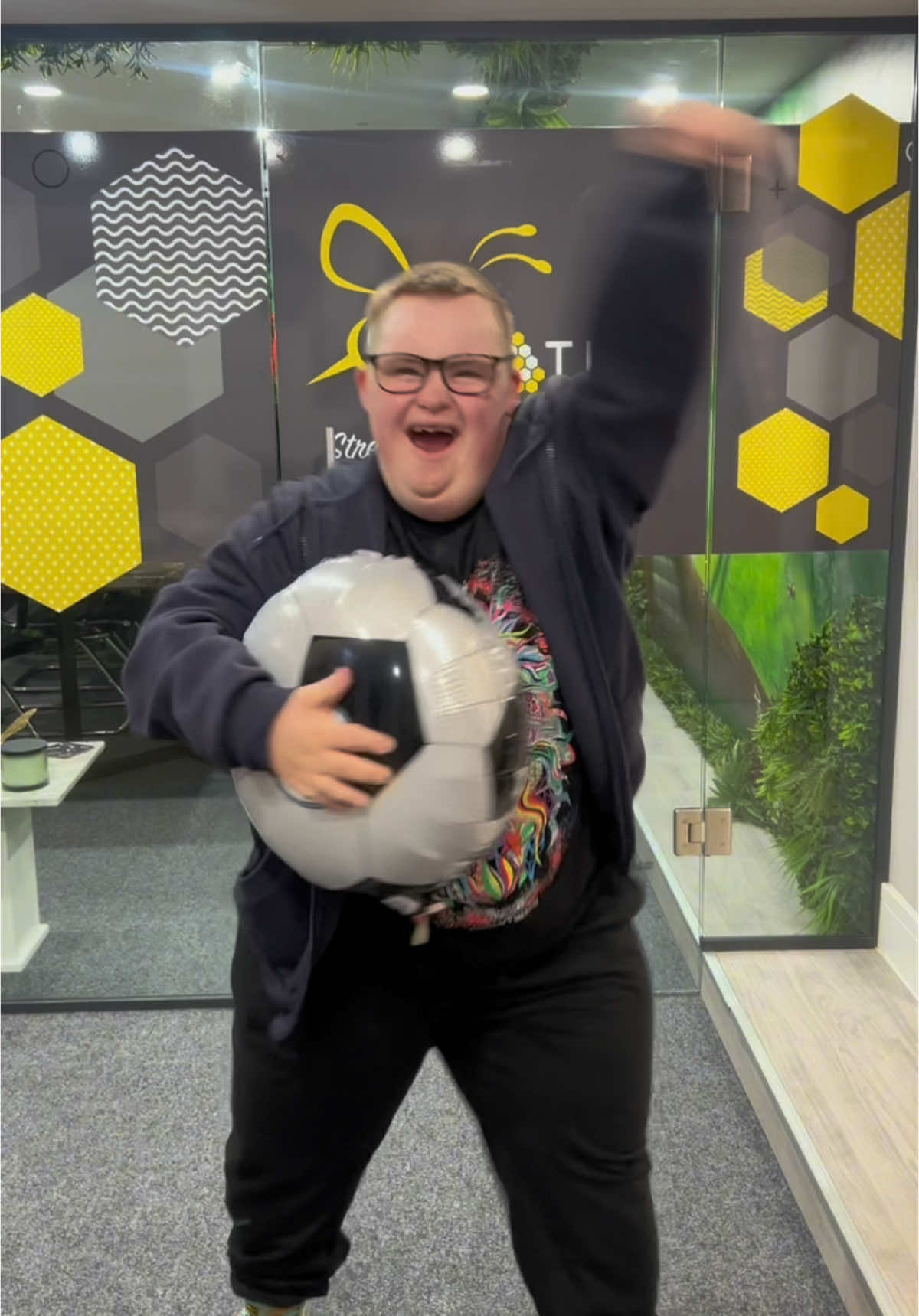 Happy World Down Syndrome Day! 💙💛 🧦 Today, we proudly wear our odd socks to celebrate diversity, inclusion, and the incredible individuals with Down syndrome.  This day is especially close to our hearts at Bee Motion because of Brad, our productivity superhero. His dedication, kindness, and hilarious spirit inspires us. We are so grateful to have him as part of our team! Keep smashing it Bradders! 💛 #WorldDownSyndromeDay @Stand Out Socks UK 🧡