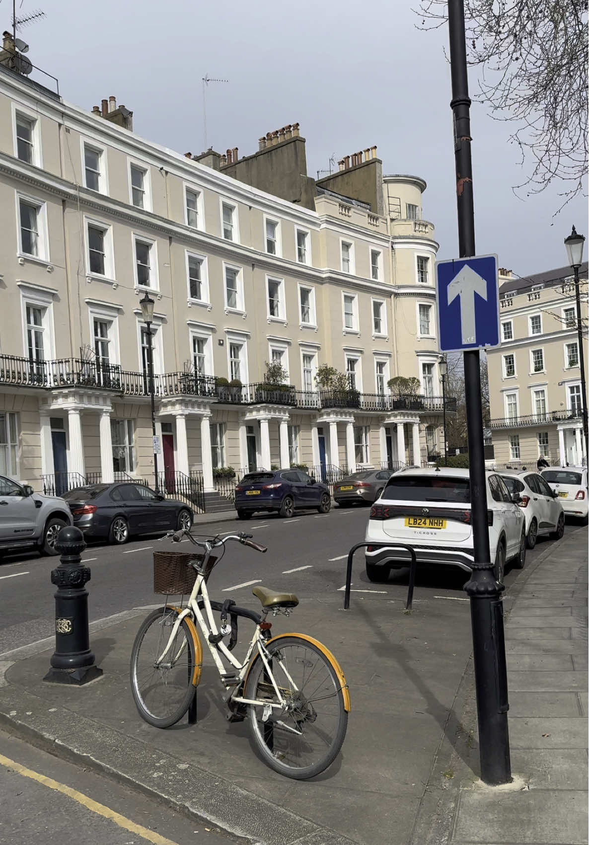 London Expensive Streets 🇬🇧 Royal Crescent, Kensington & Chelsea, W11