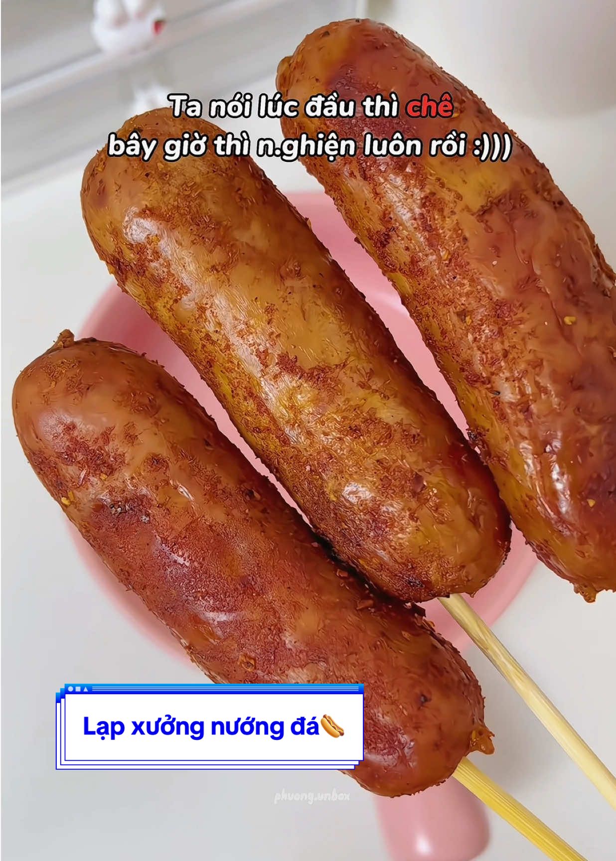Ăn khuya cùng Bối nhé #1 - Lạp xưởng nướng đá🌭🤤 #lapxuongnuongda #doanvat #ankhuya #food #ancungtiktok #LearnOnTikTok #xuhuong #eatingasmr #fyp #xh #foryou #tieuboi  