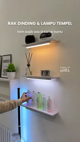 Membalas @fh19 Rak dinding dan lampu sensor gerak magnetik yang bikin kamar kamu makin rapi & aesthetic 🤗✨ Ukuran rak dinding masing-masing 40 cm, ukuran lampu sensor masing-masing 30 cm #rakdinding #rakdindingminimalis #lampuled #lampusensorgerak #kamaraesthetic #dekorasikamar 